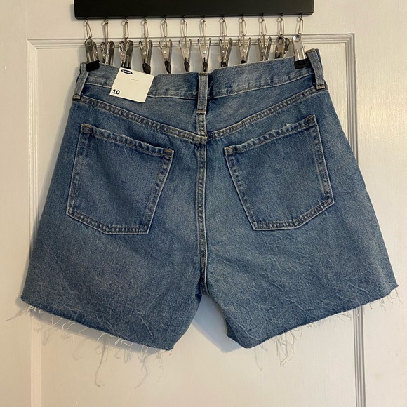 Old Navy Women’s Dad Shorts - Size 10 (NWT) - Picture 2 of 2